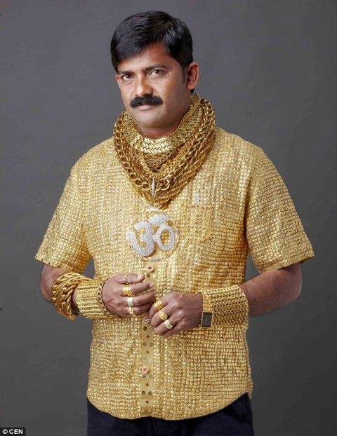 рубашку из золота стоимостью $250,000.
